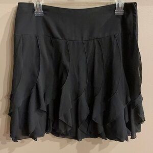 NWT WOMEN’S H&M TIERED / RUFFLE / FLARE MINI SKIRT. DAY / EVENING Black SIZE 10
